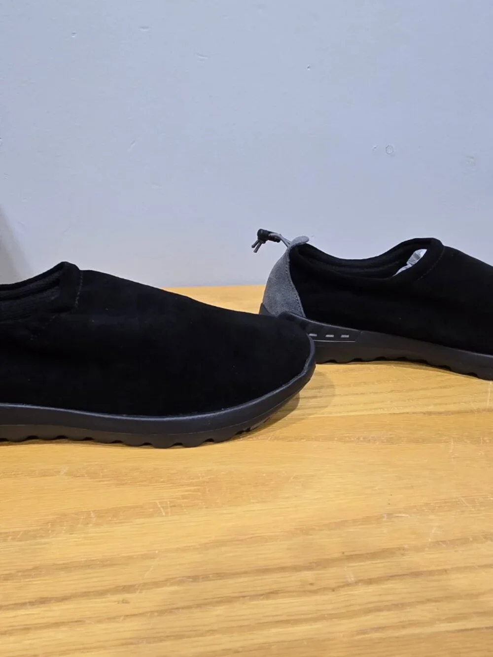 BEARPAW Jack Men’s Slip‐On Shoes – Black – Size 10 – New With Box